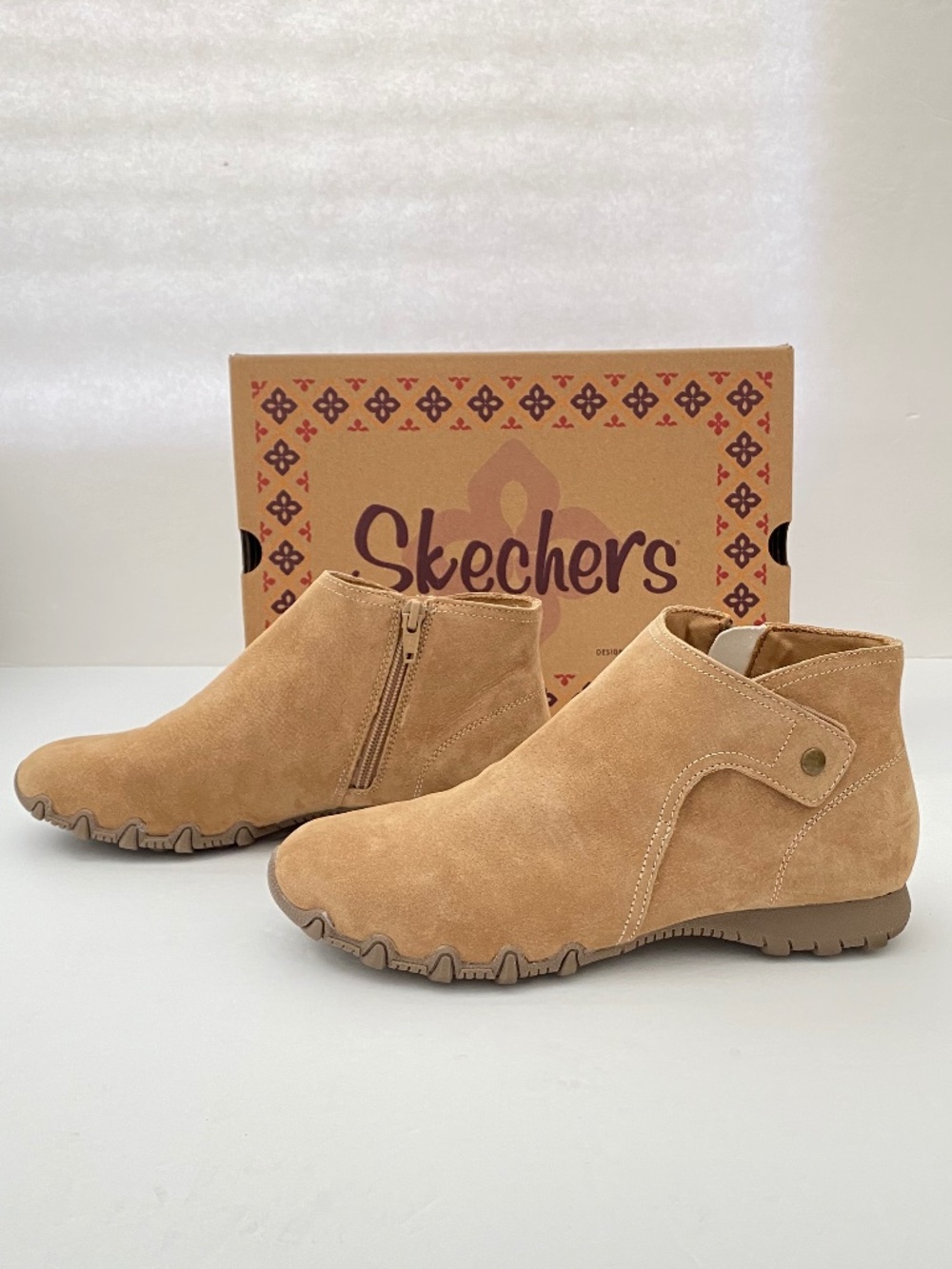 SKECHERS Bikers Lite Suede Side-Zip Booties Size: 7